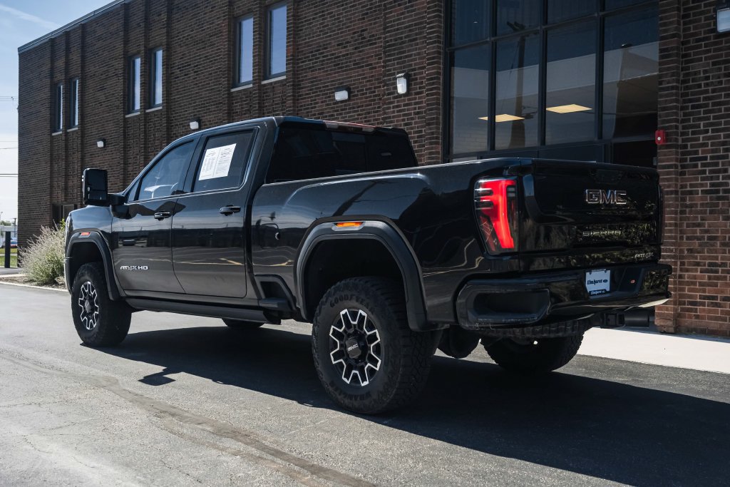 Used 2025 GMC Sierra 2500 AT4X AWD/4WD image 4