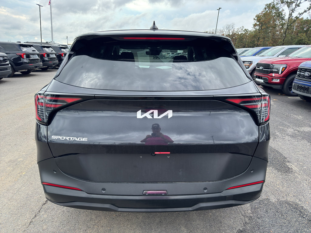 Used 2026 Kia Sportage LX FWD image 6