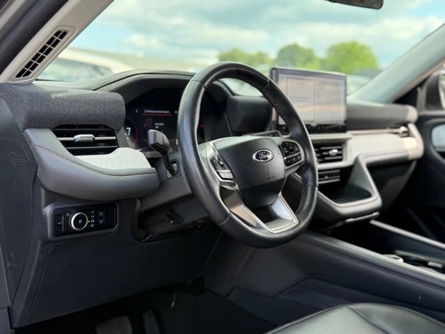 Certified 2025 Ford Explorer Active w/ Active Comfort Package AWD/4WD image 12