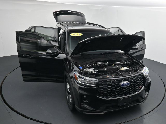 Certified 2025 Ford Explorer ST AWD/4WD image 44