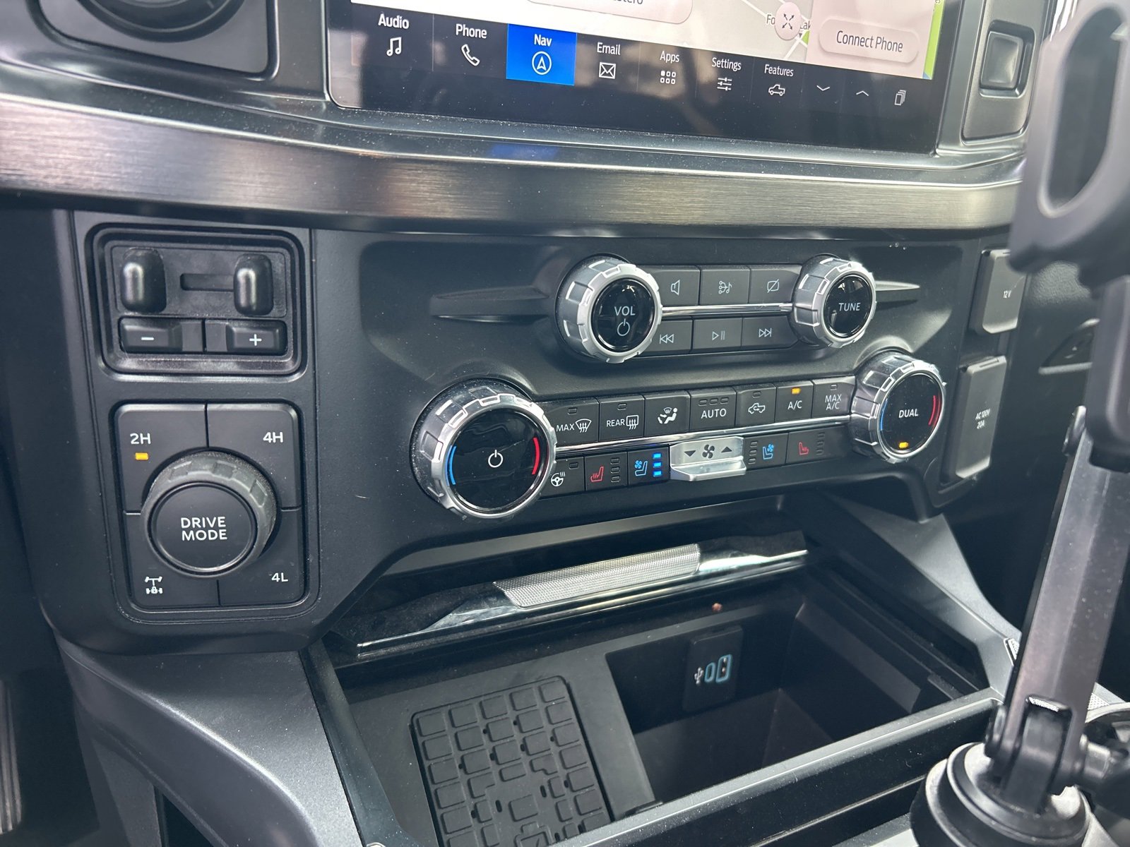 Certified 2024 Ford F250 Lariat w/ Lariat Ultimate Package image 8