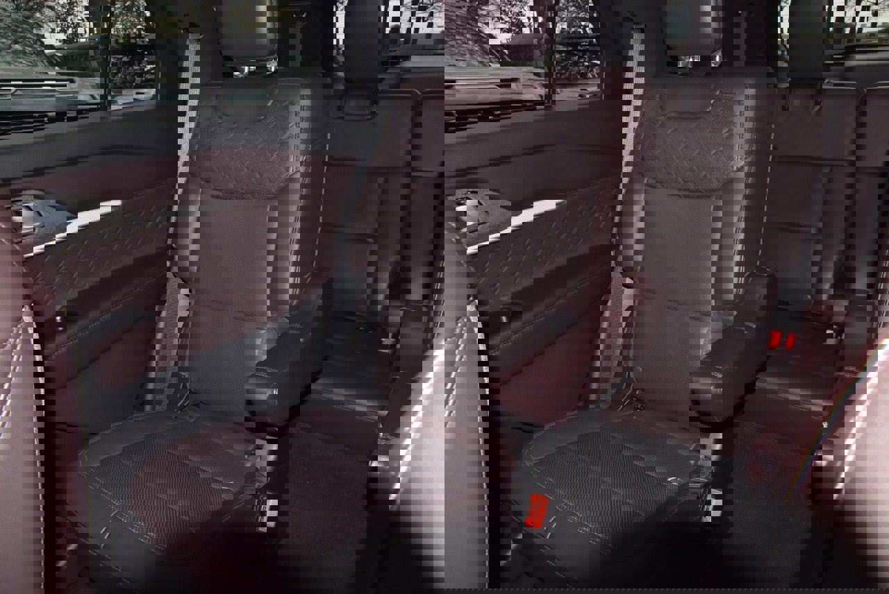 Certified 2025 Ford Explorer Platinum w/ LUX Leather Package image 21