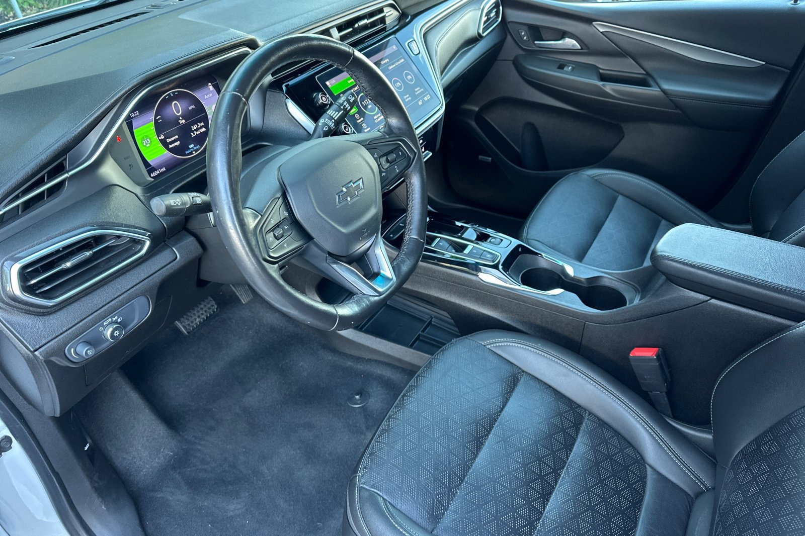 Used 2022 Chevrolet Bolt LT w/ Infotainment Package FWD image 13