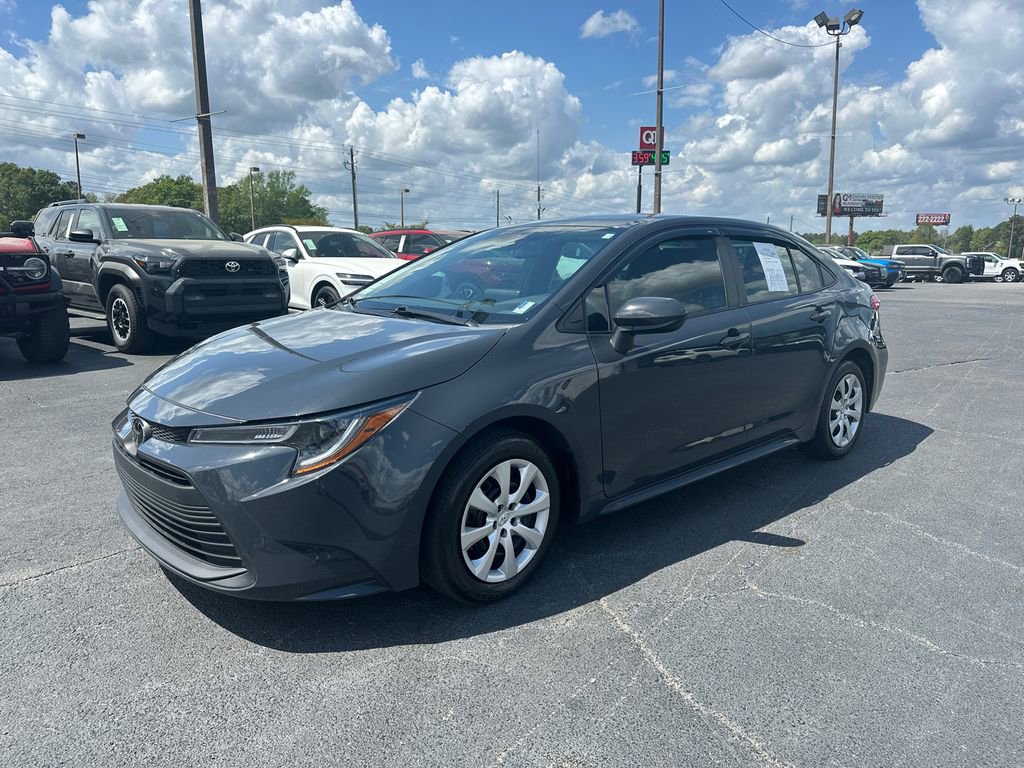 Used 2024 Toyota Corolla LE FWD image 3