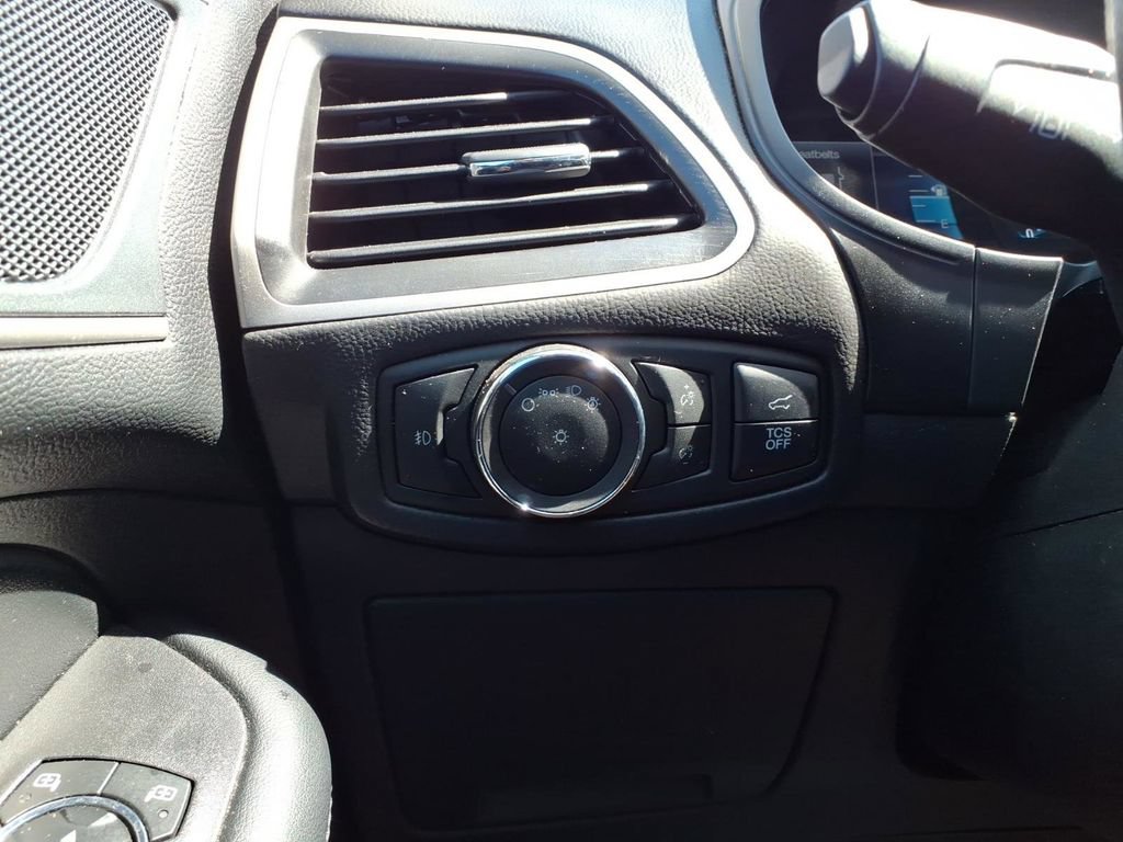 Certified 2024 Ford Edge SEL w/ Convenience Package AWD/4WD image 15