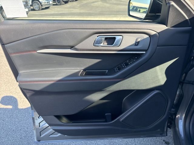 Certified 2025 Ford Explorer ST-Line w/ ST-Line Street Pack image 16