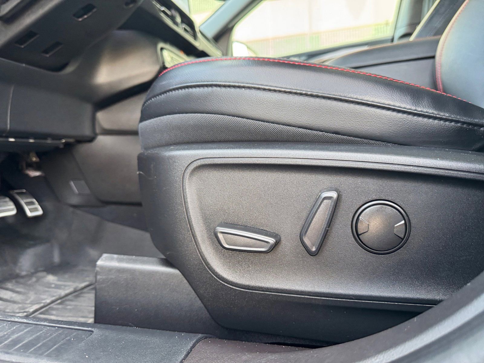 Certified 2023 Ford Escape ST-Line w/ Tech Pack #1 image 19