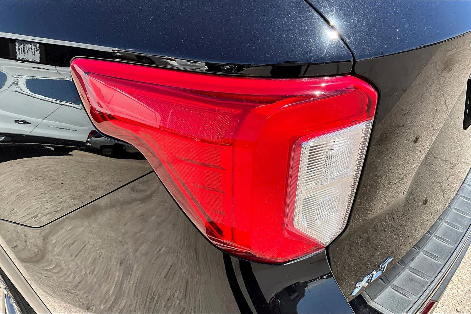 Certified 2022 Ford Explorer XLT w/ Equipment Group 202A RWD image 28