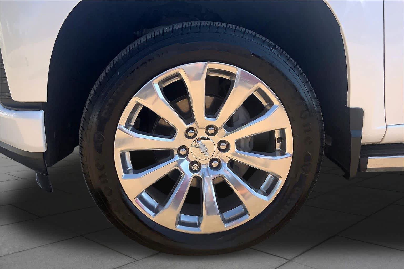 Used 2022 Chevrolet Silverado 1500 High Country w/ LPO, Dark Essentials Package AWD/4WD image 11
