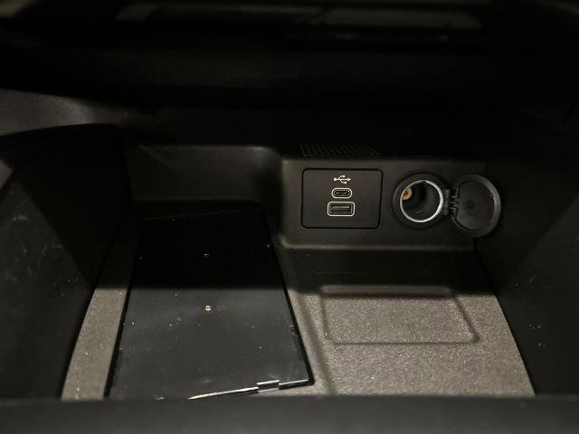 Certified 2025 Ford Escape SE w/ PHEV Premium Package image 29