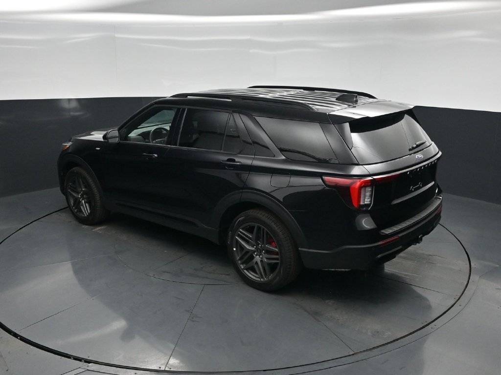Certified 2026 Ford Explorer ST-Line w/ ST-Line Street Pack AWD/4WD image 41