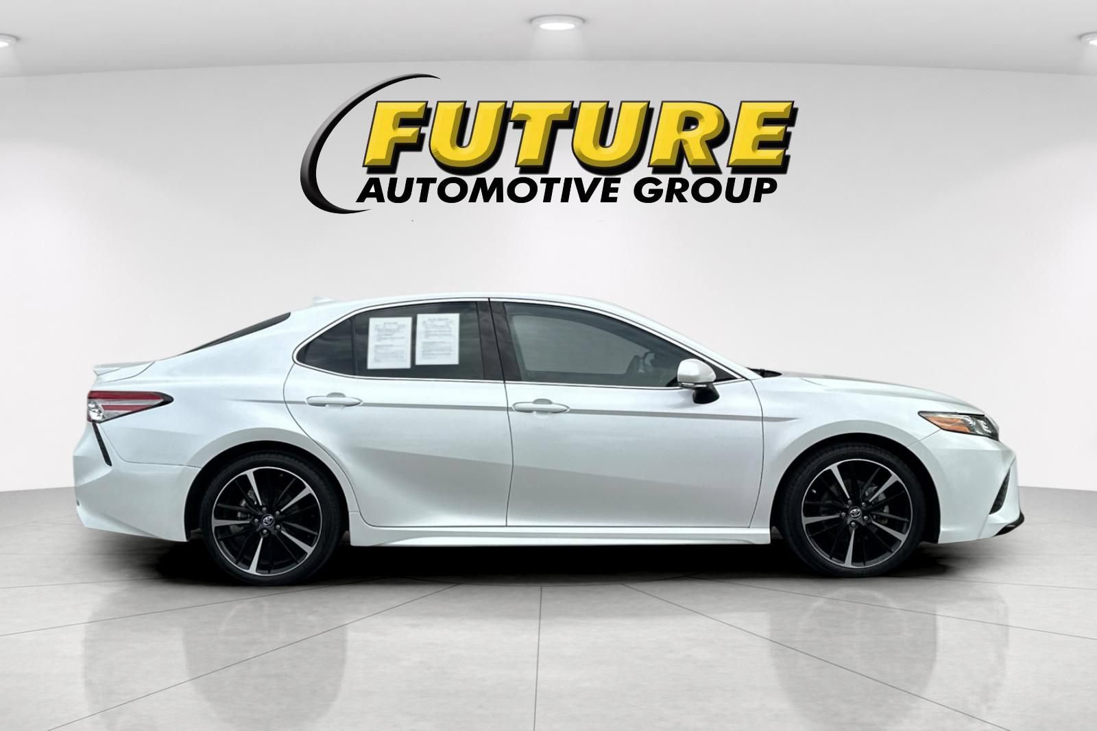 Used 2019 Toyota Camry XSE FWD image 2