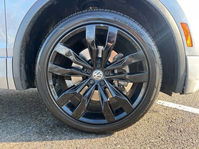 Used 2020 Volkswagen Tiguan SE R-Line image 13