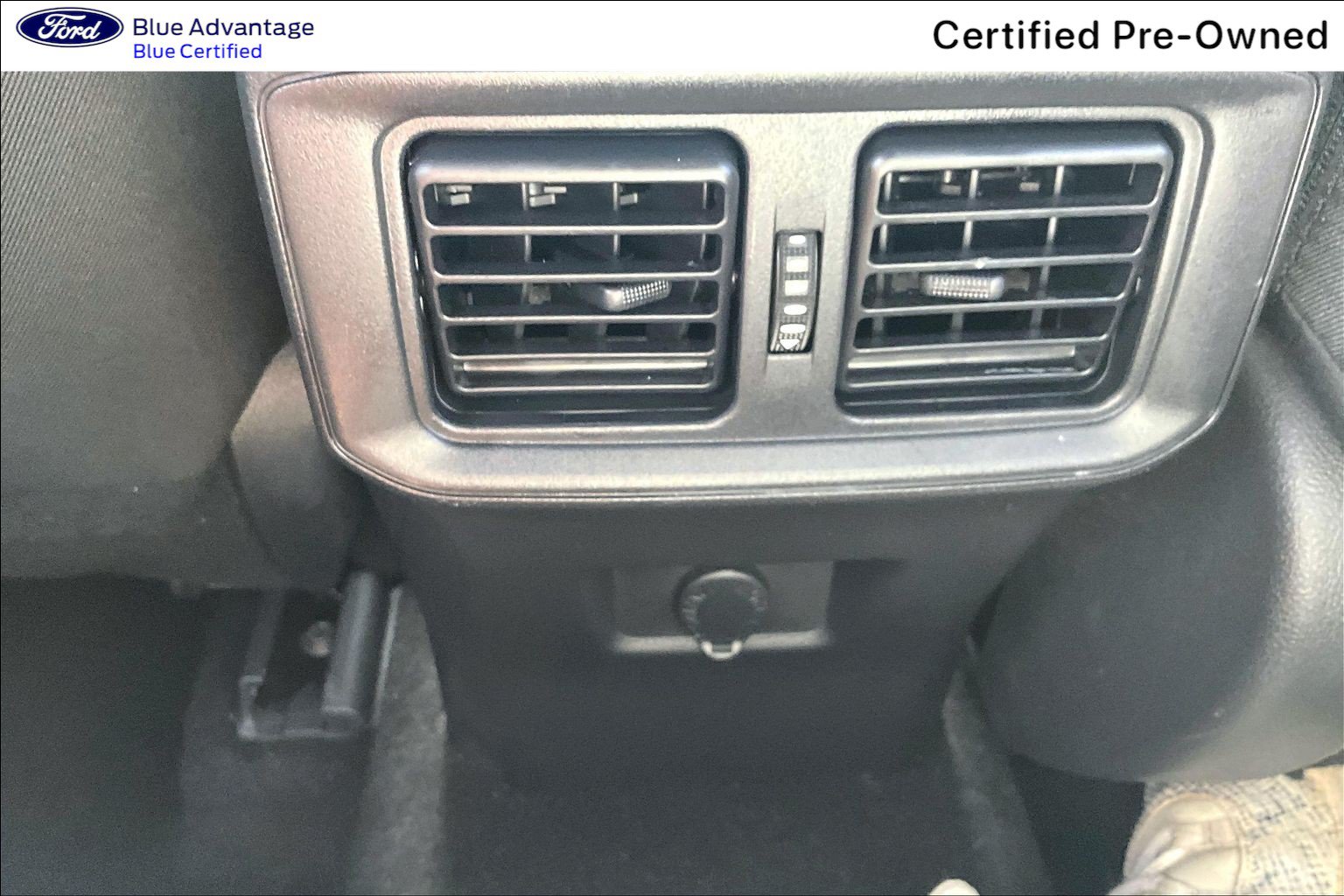 Used 2024 Toyota RAV4 LE AWD/4WD image 32