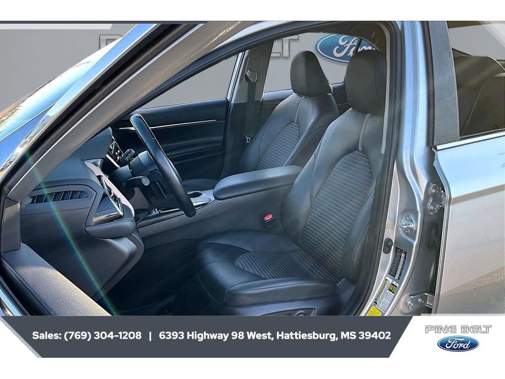 Used 2022 Toyota Camry SE FWD image 18