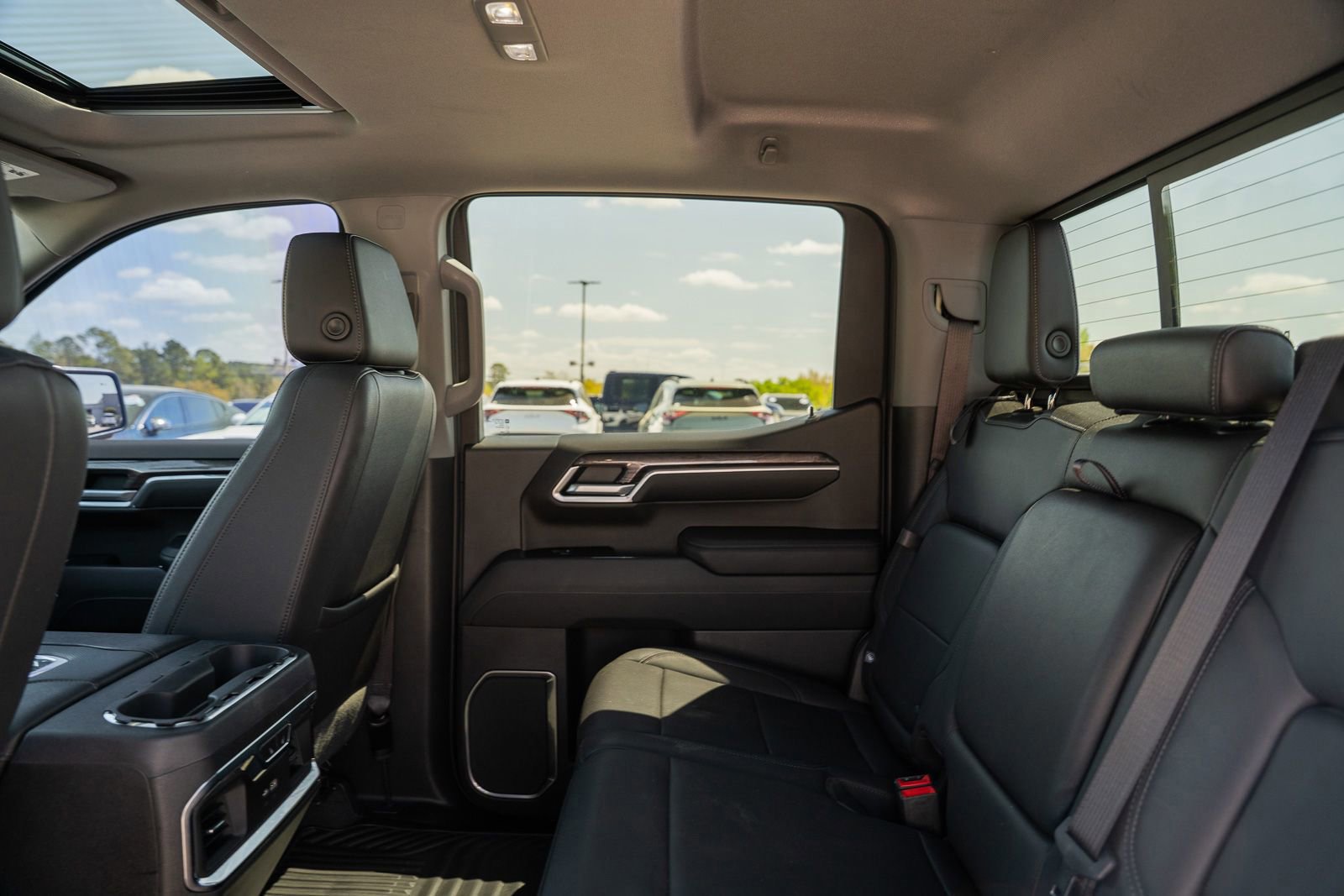 Used 2022 Chevrolet Silverado 1500 LTZ w/ LTZ Premium Package image 19