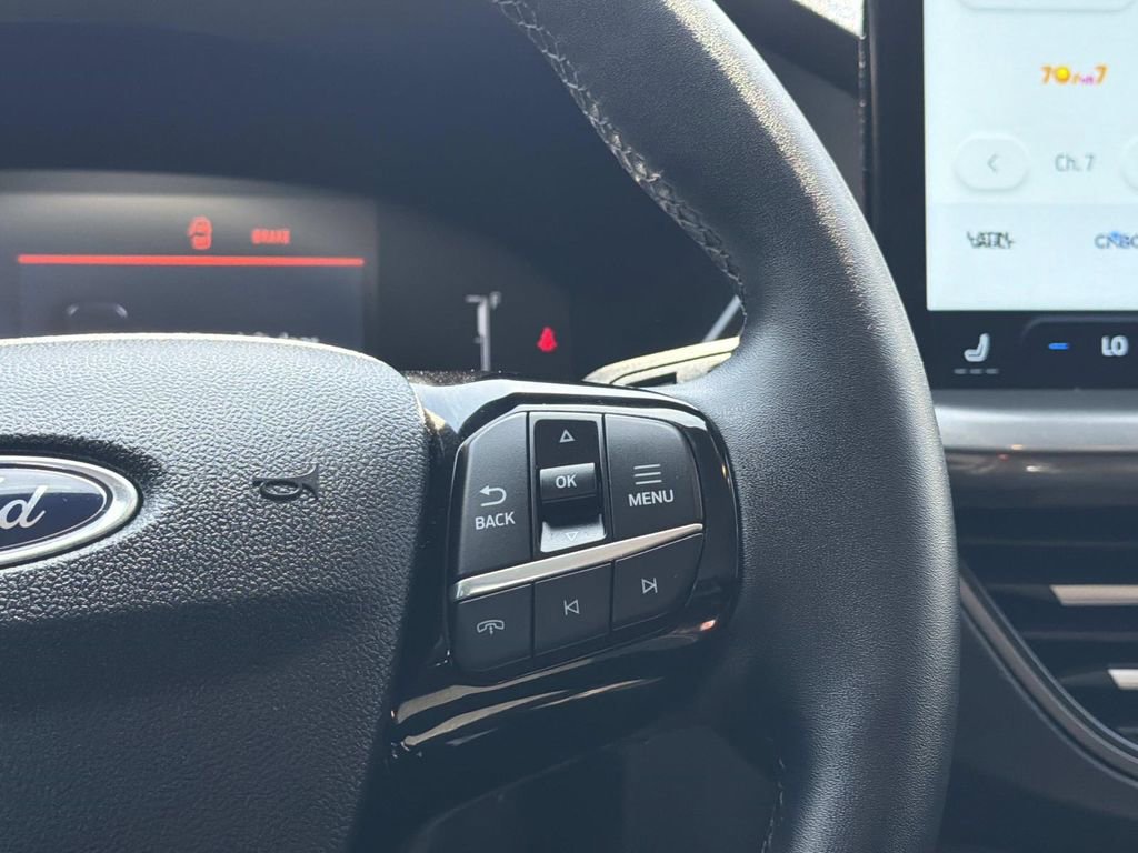 Certified 2025 Ford Escape SE FWD image 13