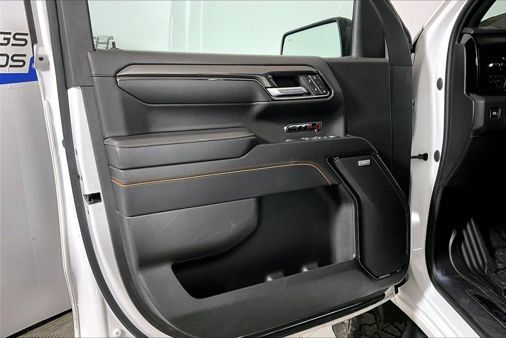 Used 2023 GMC Sierra 1500 AT4 w/ AT4 Premium Package AWD/4WD image 18