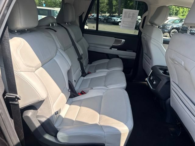 Certified 2025 Ford Expedition Max Platinum AWD/4WD image 16