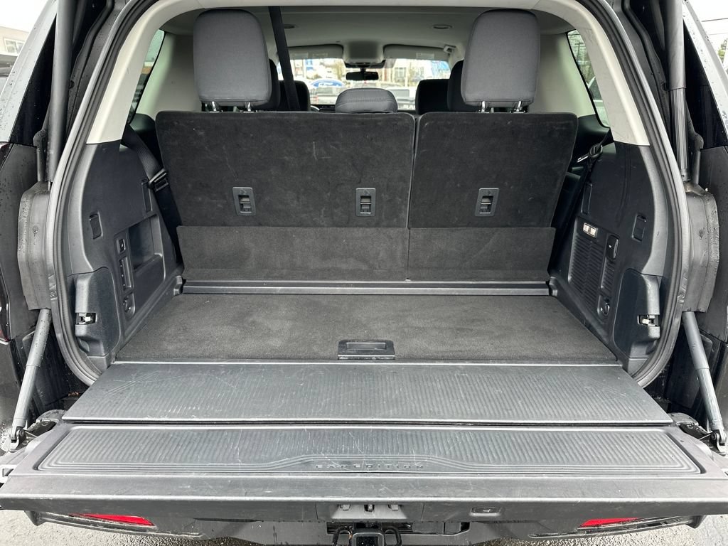 Certified 2025 Ford Expedition Active AWD/4WD image 6