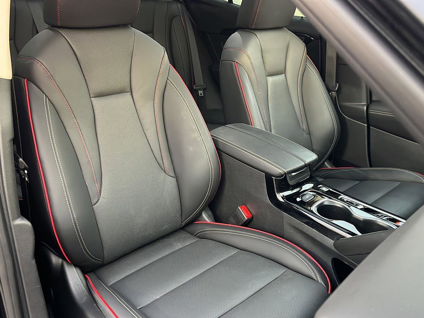 Used 2023 Buick Envision Essence w/ Sport Touring Package image 14