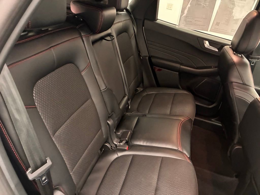 Certified 2025 Ford Escape ST-Line Elite w/ Tech Pack #2 image 32