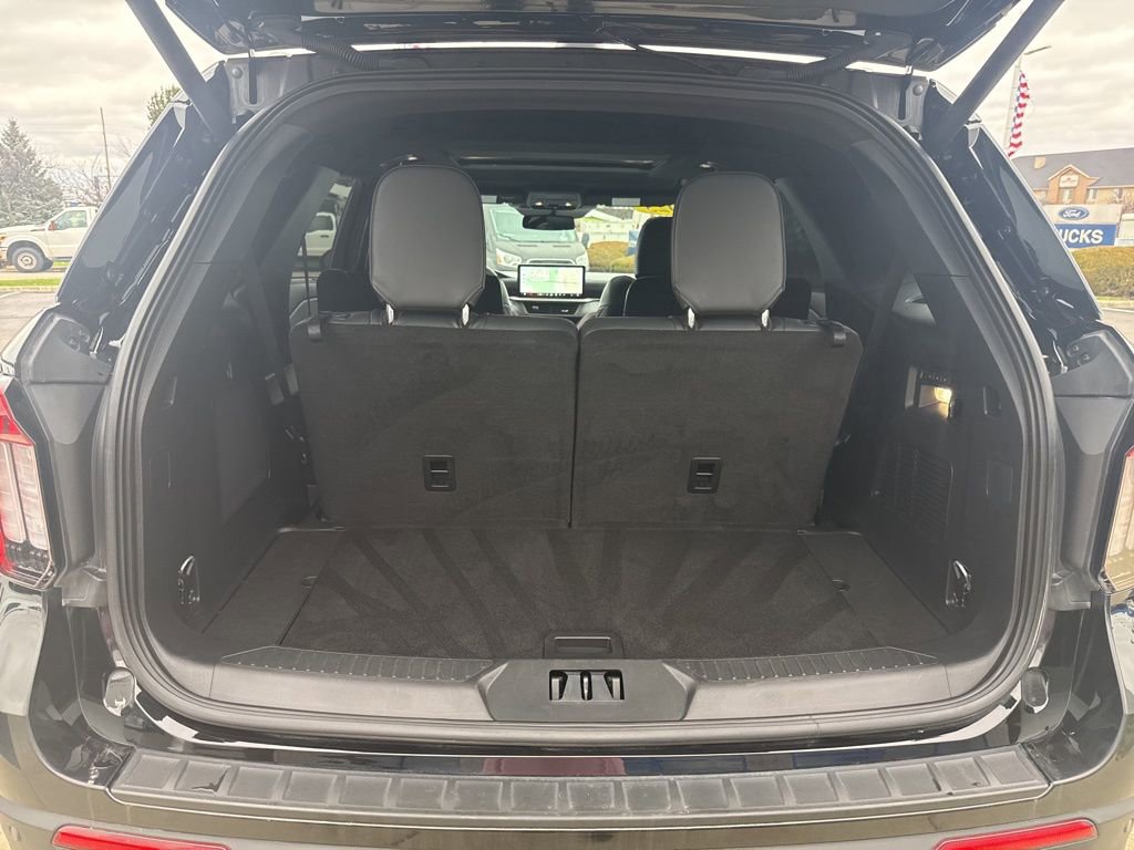 Certified 2025 Ford Explorer ST image 48