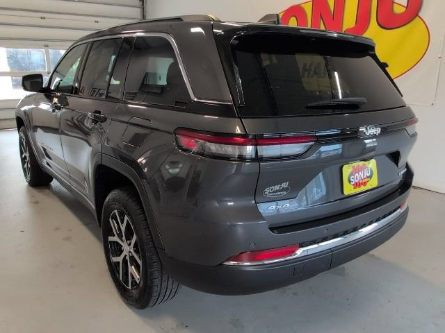 Used 2024 Jeep Grand Cherokee Limited AWD/4WD image 3