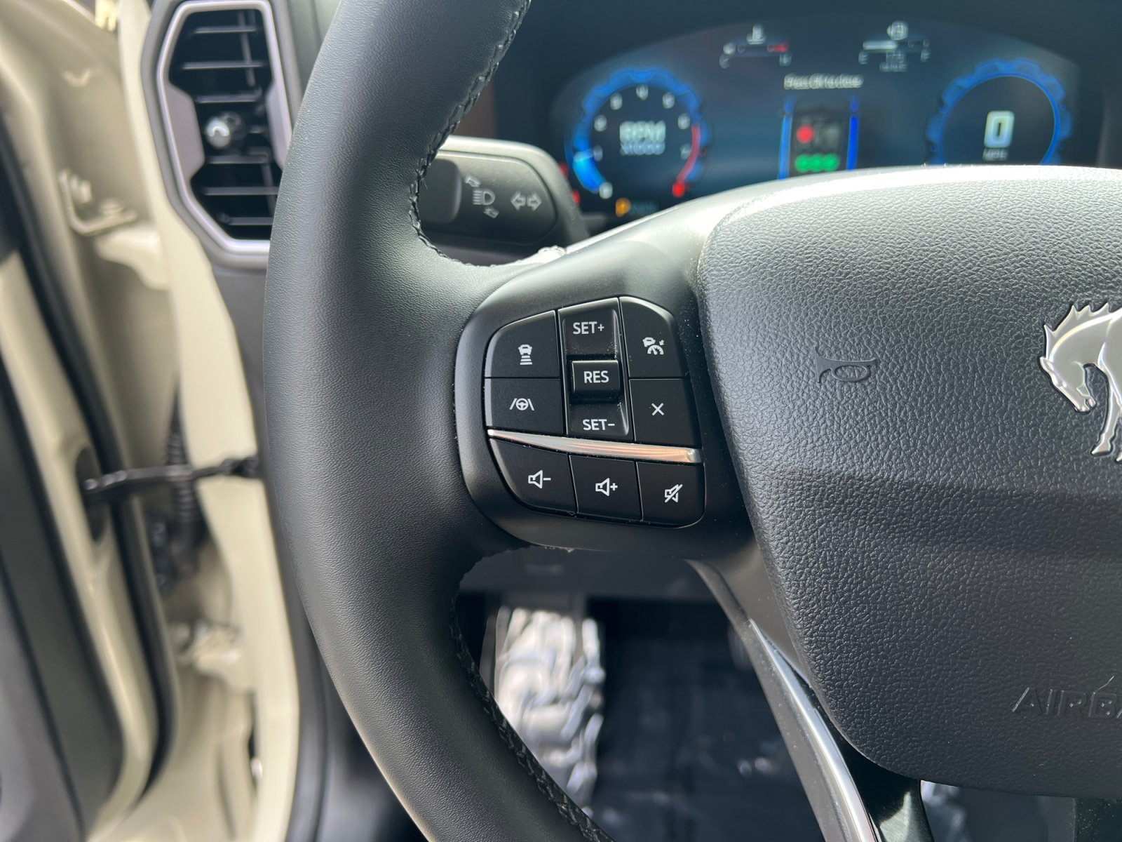 Certified 2025 Ford Bronco Sport Outer Banks w/ Outer Banks Tech Package+ AWD/4WD image 13