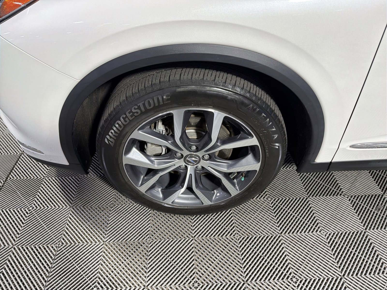 Used 2023 Acura MDX SH-AWD w/ Technology Package image 22