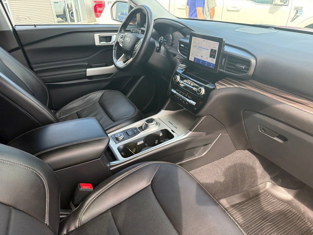 Certified 2023 Ford Explorer Limited w/ Equipment Group 301A AWD/4WD image 26