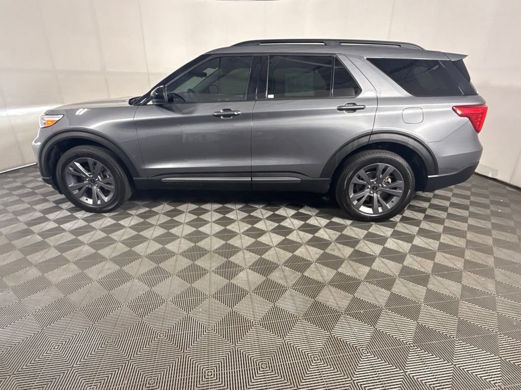 Certified 2024 Ford Explorer XLT w/ Equipment Group 202A AWD/4WD image 7
