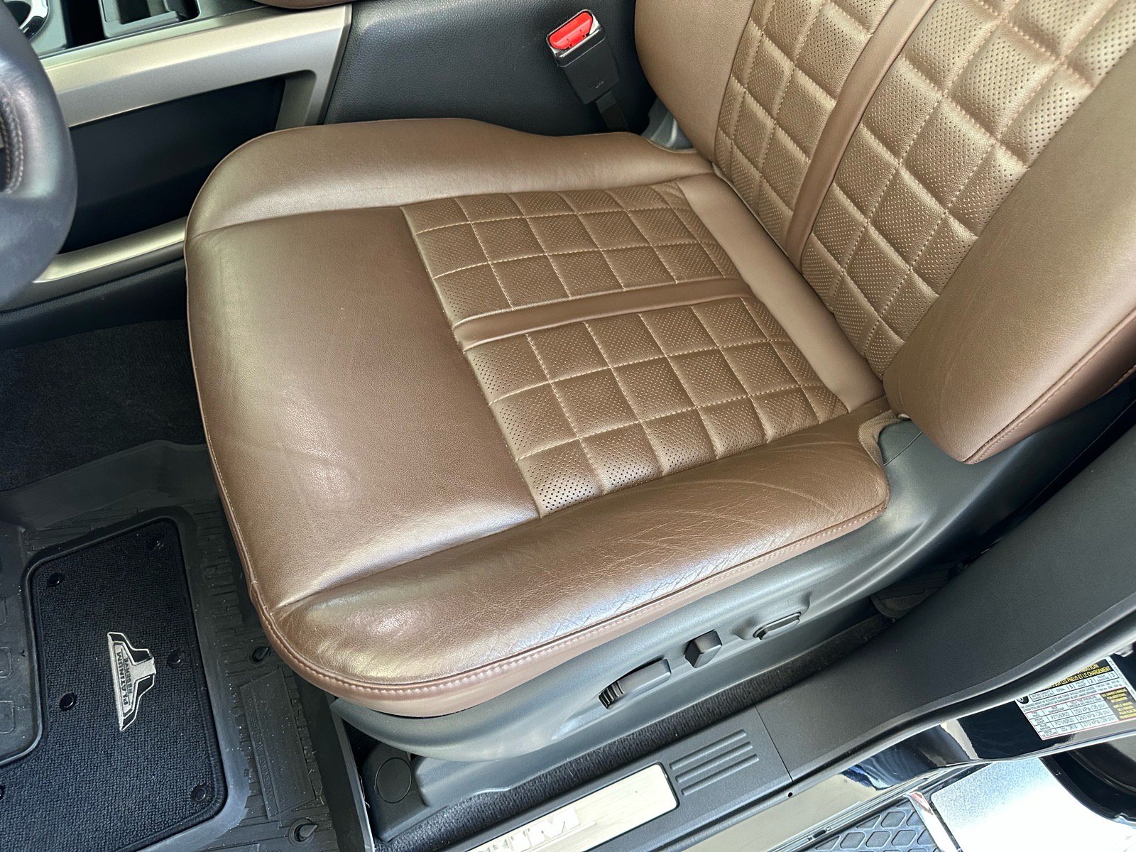 Used 2023 Nissan Titan Platinum Reserve w/ Moonroof Package AWD/4WD image 20