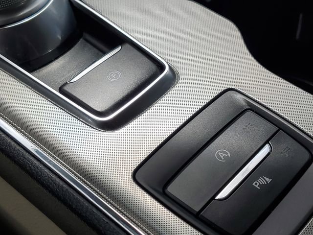 Certified 2024 Ford Edge Titanium AWD/4WD image 26