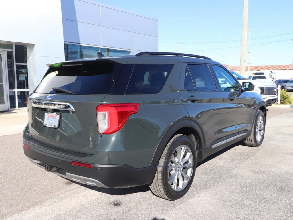 Certified 2022 Ford Explorer XLT w/ Equipment Group 202A image 5