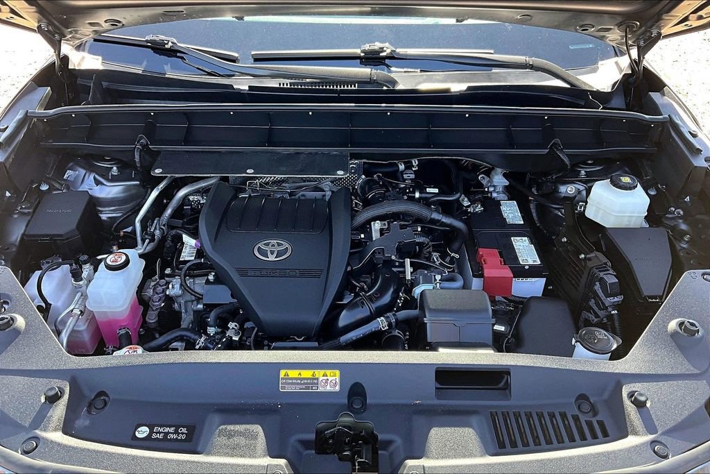 Used 2023 Toyota Highlander LE image 12