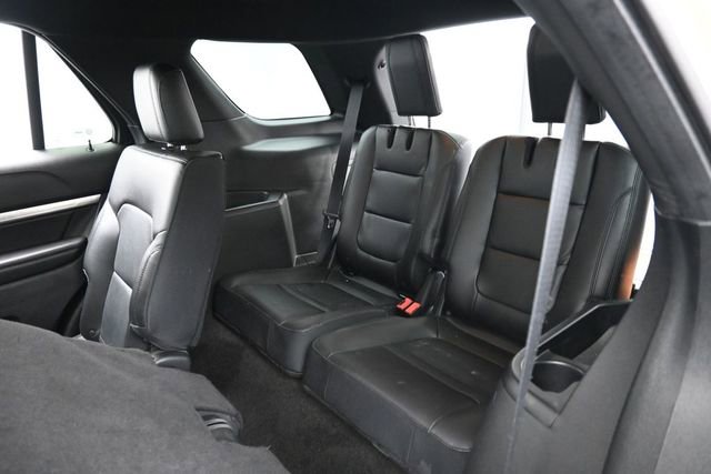 Certified 2018 Ford Explorer XLT w/ Equipment Group 202A FWD image 26