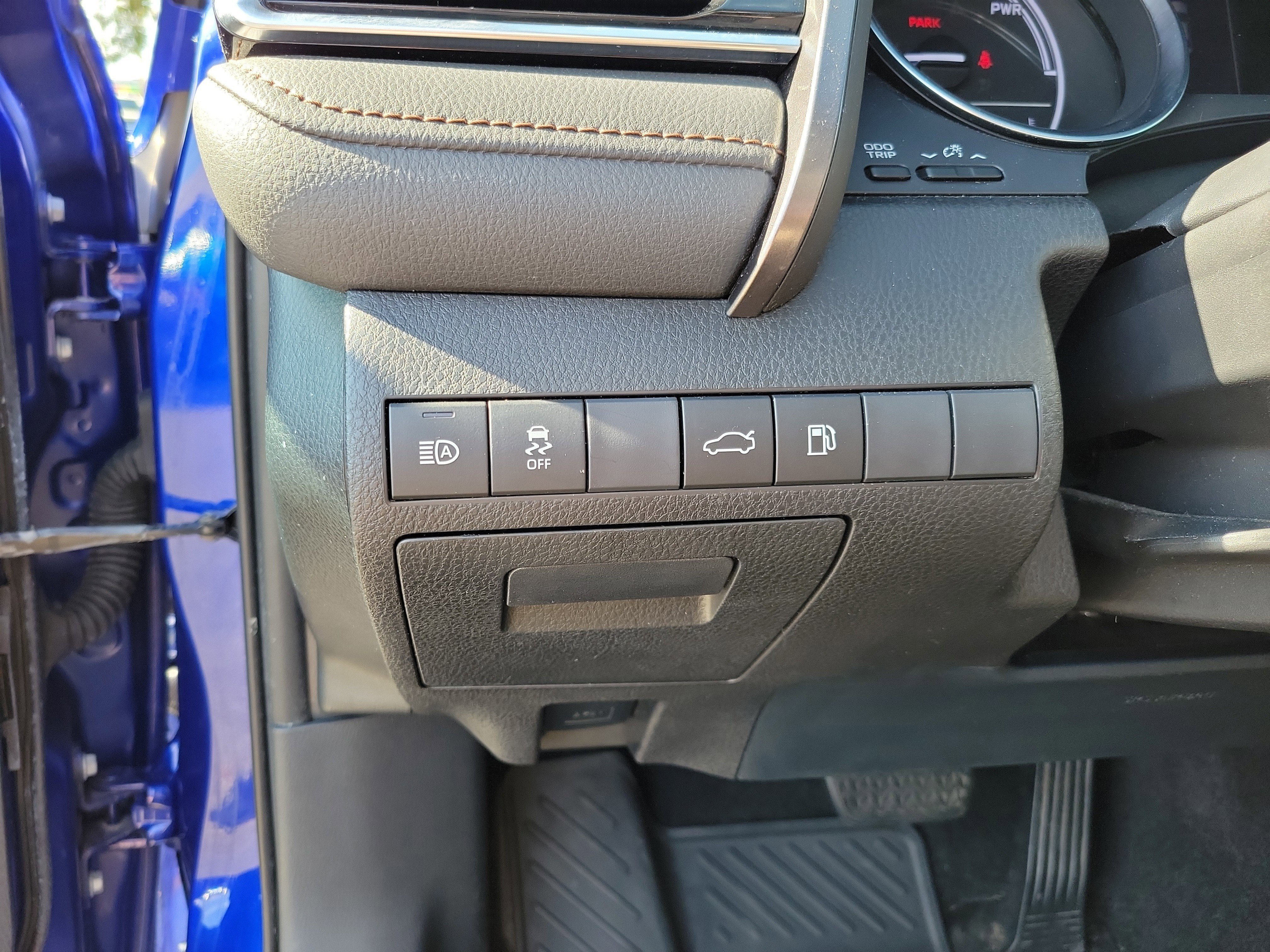 Used 2018 Toyota Camry LE image 10