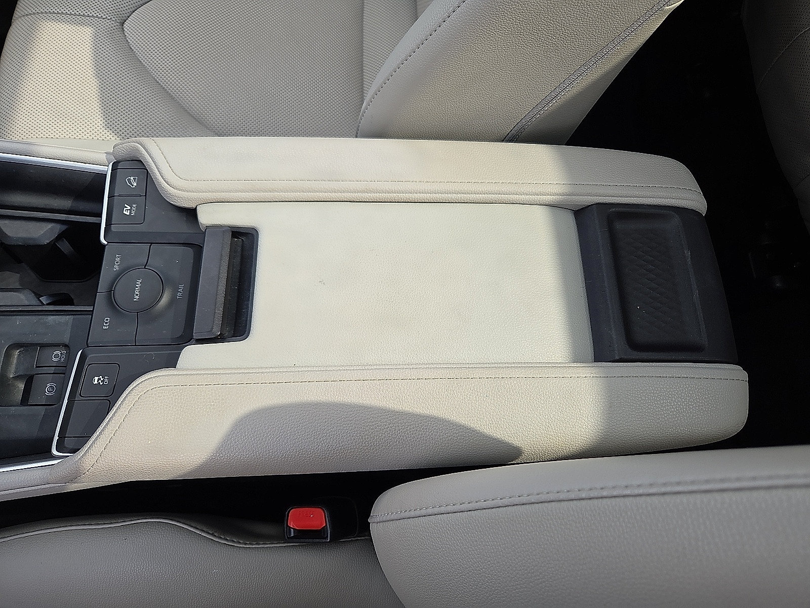 Used 2024 Toyota Grand Highlander AWD Hybrid image 16