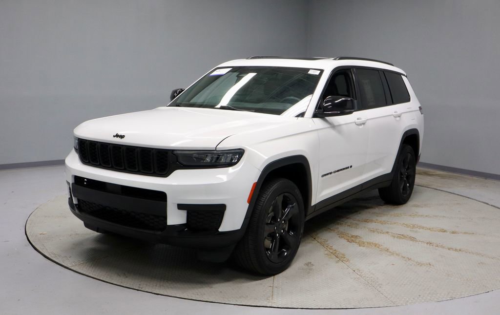 Used 2023 Jeep Grand Cherokee L Laredo AWD/4WD image 7