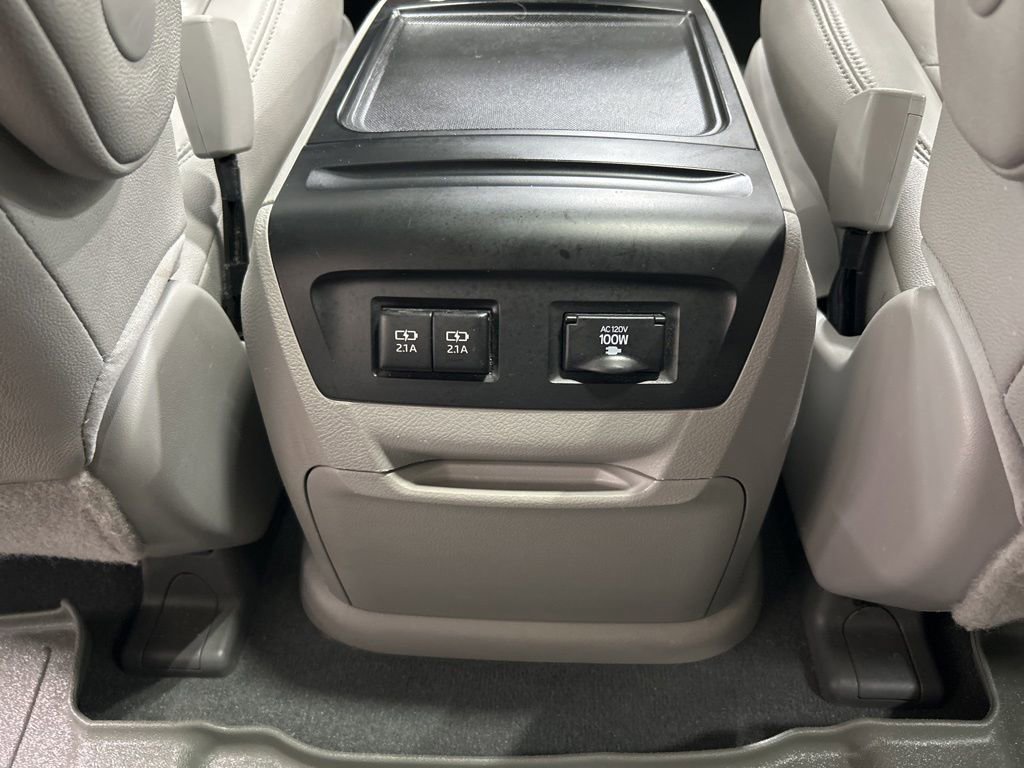 Used 2020 Toyota Sienna XLE FWD image 28