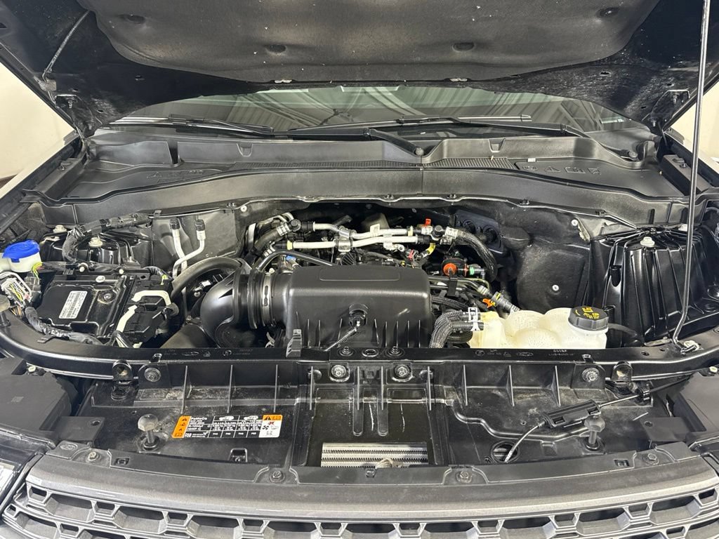 Certified 2024 Ford Explorer XLT w/ Equipment Group 202A AWD/4WD image 4