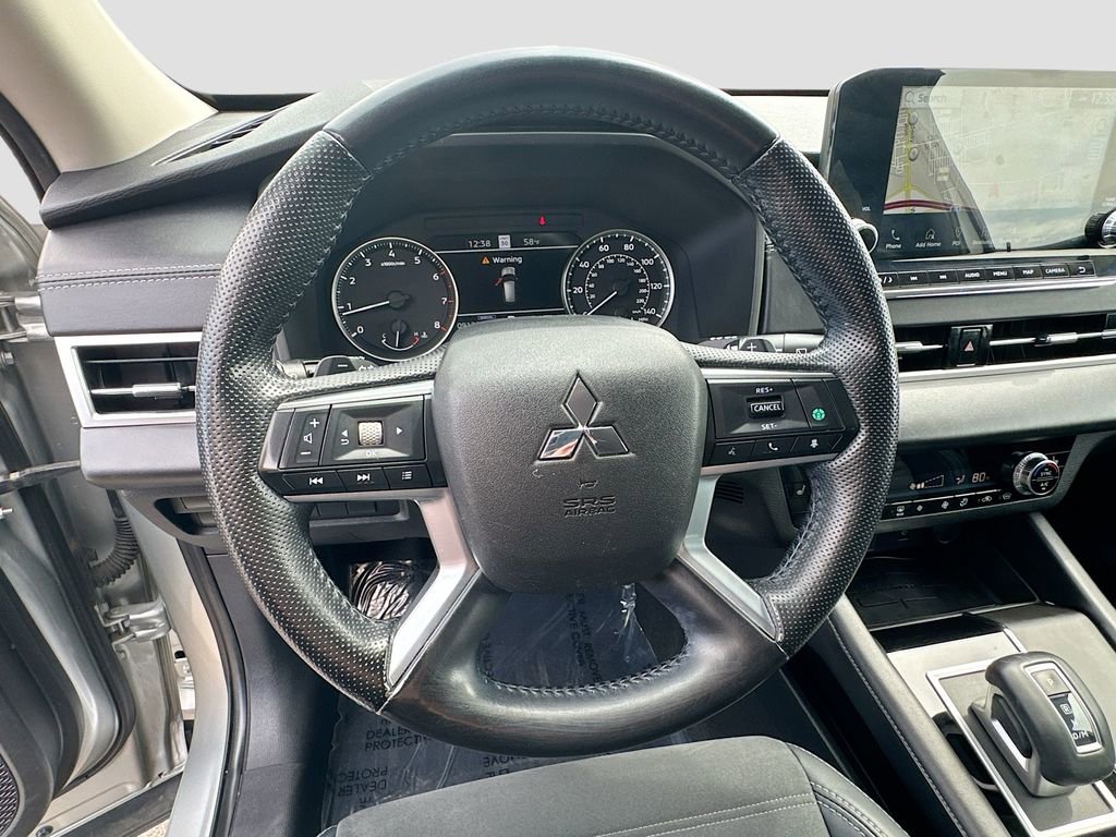 Used 2022 Mitsubishi Outlander SE AWD/4WD image 10