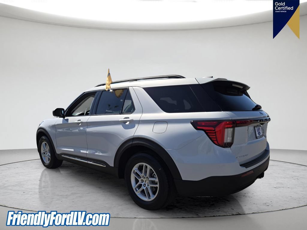Certified 2025 Ford Explorer Active RWD image 4
