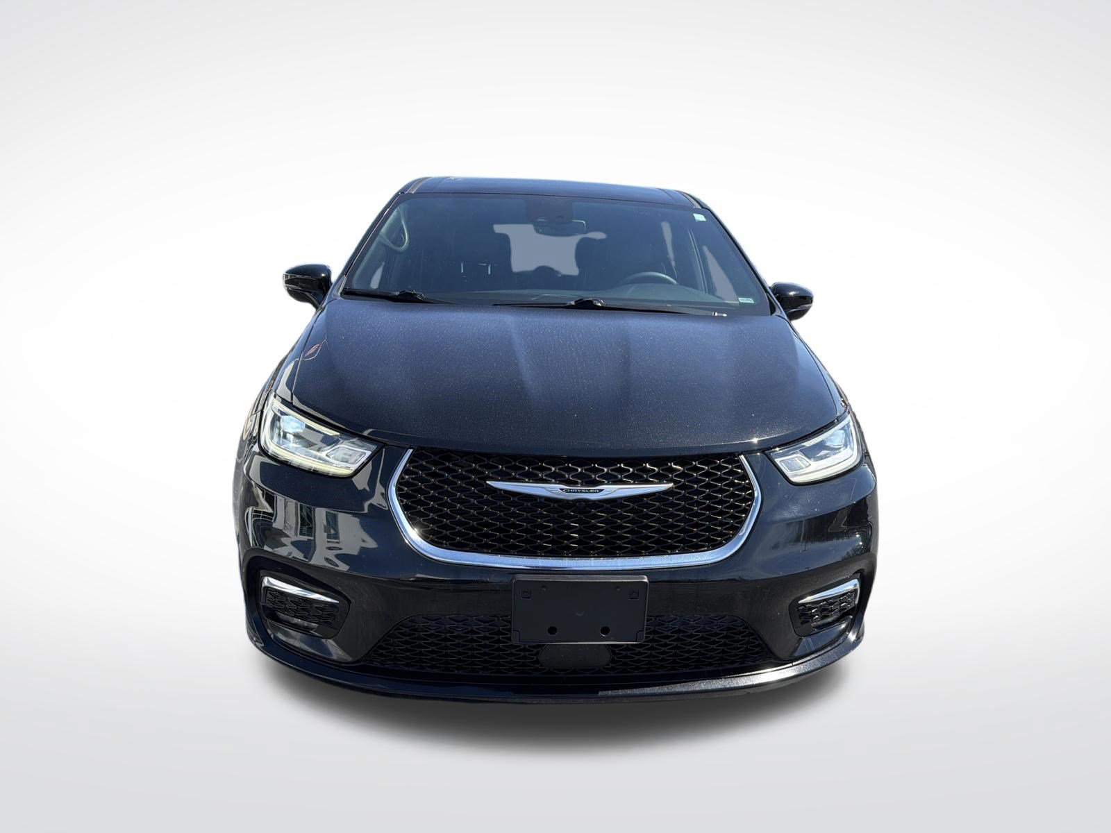 Used 2025 Chrysler Pacifica Select image 13