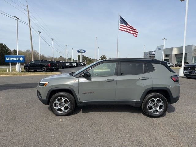 Used 2022 Jeep Compass Trailhawk w/ Trailhawk Elite Group image 2