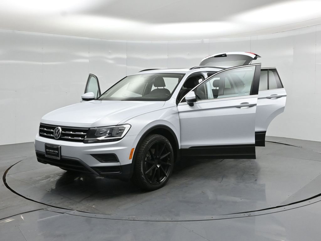 Used 2019 Volkswagen Tiguan SE w/ Panoramic Sunroof Package FWD image 30