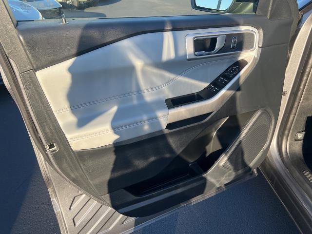 Certified 2022 Ford Explorer XLT w/ Equipment Group 202A image 25