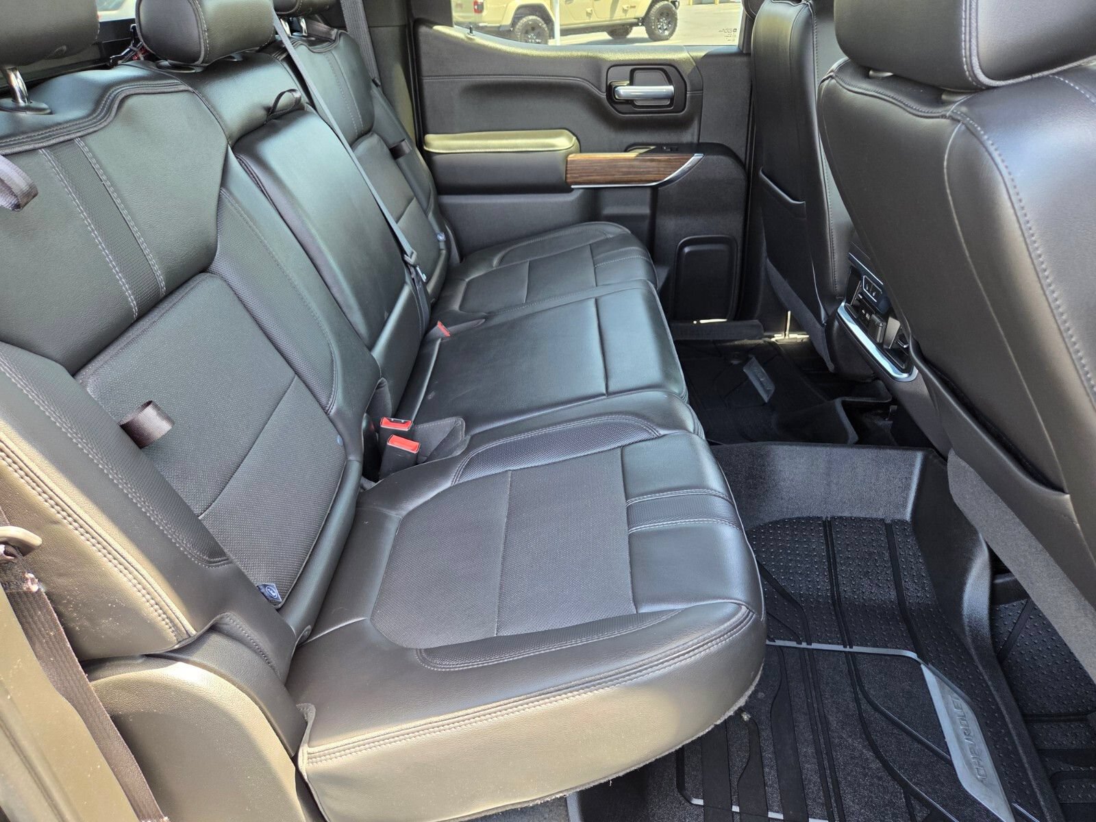 Used 2021 Chevrolet Silverado 1500 High Country w/ Technology Package AWD/4WD image 15