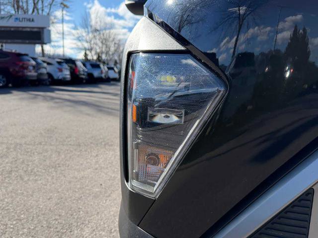 Used 2025 Hyundai Kona SEL image 3